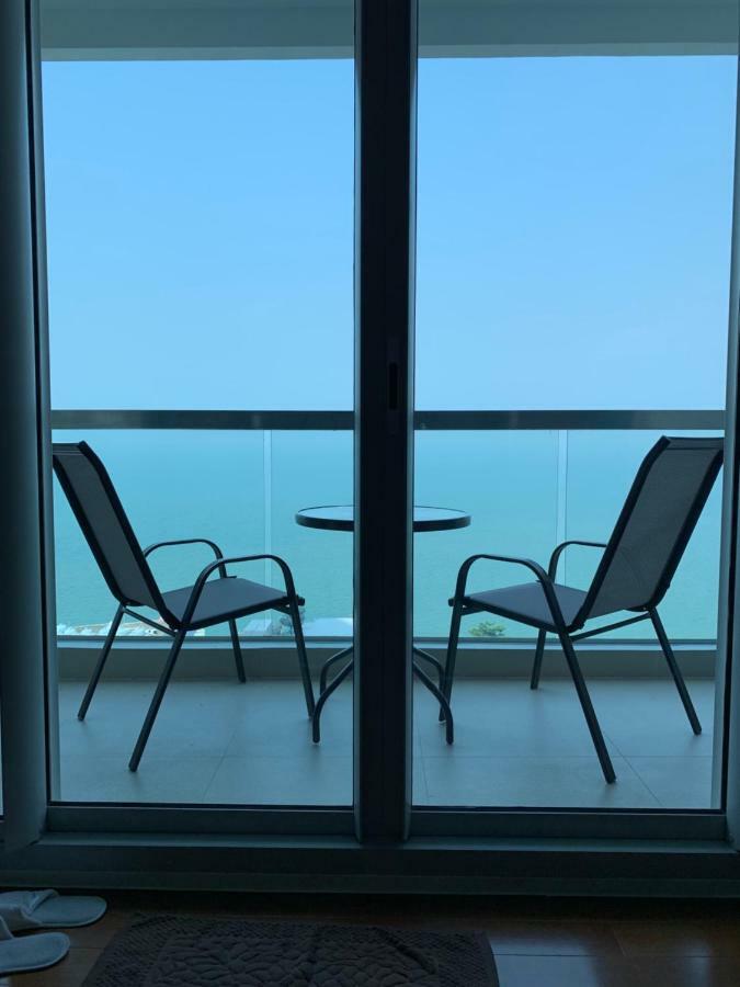 Luxurious Beachfront 파타야 외부 사진