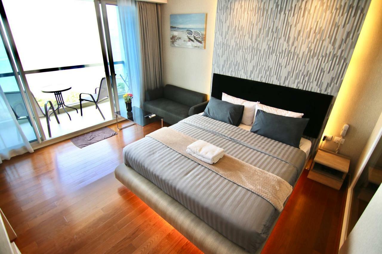 Luxurious Beachfront 파타야 외부 사진