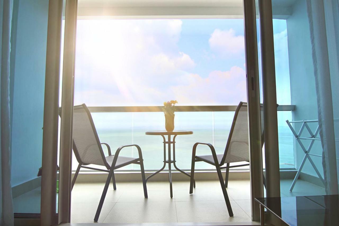 Luxurious Beachfront 파타야 외부 사진